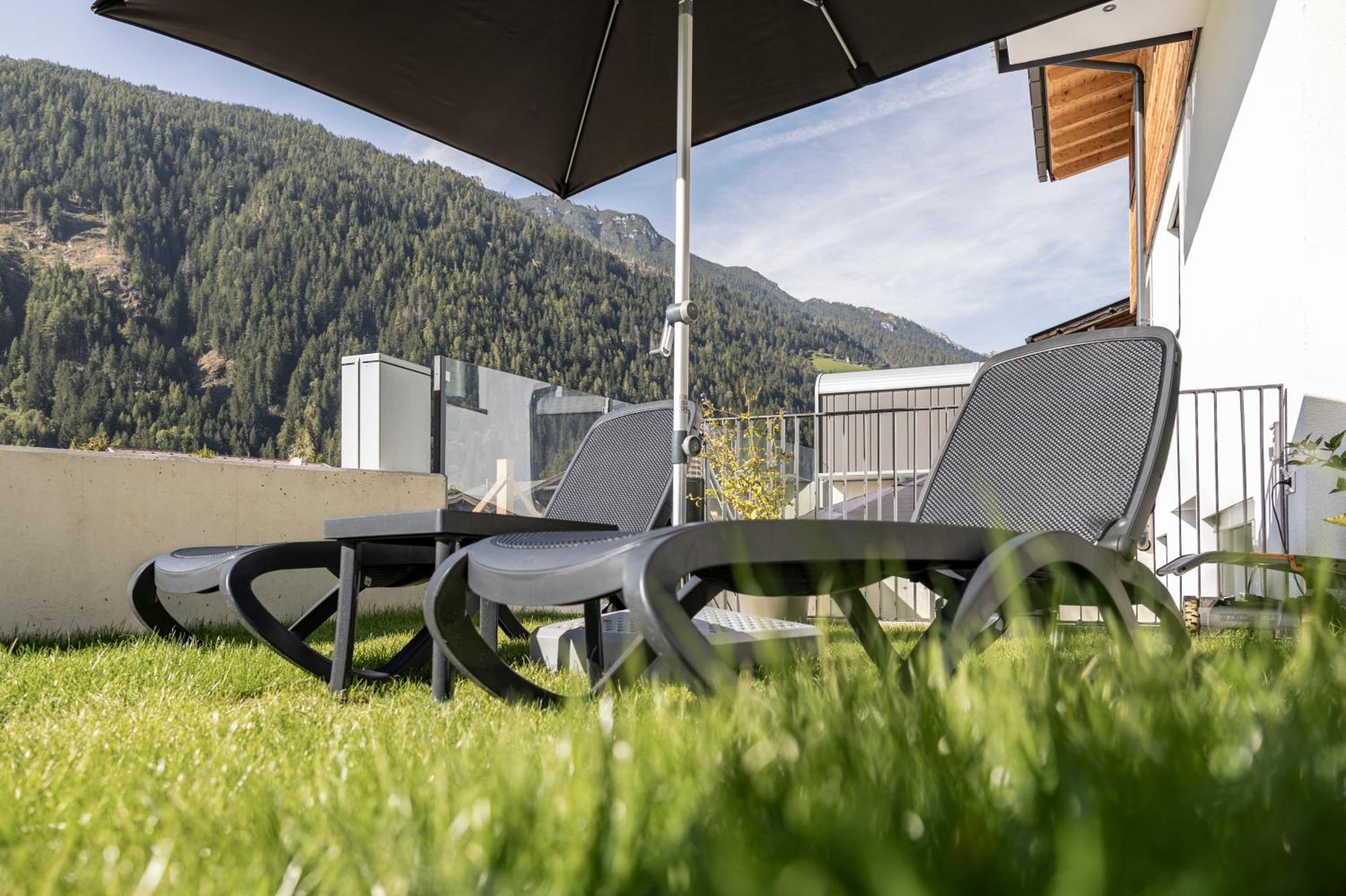 Bergmadl Apartments Neustift im Stubaital Buitenkant foto